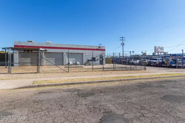 315 W Flores Street, Tucson, AZ 85705