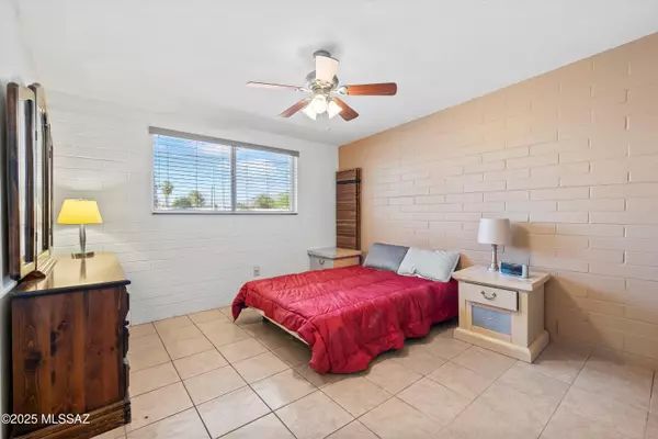 Tucson, AZ 85705,1533 W Roger Road