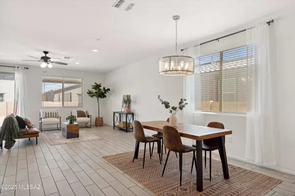 Sahuarita, AZ 85629,894 W Calle Zoca