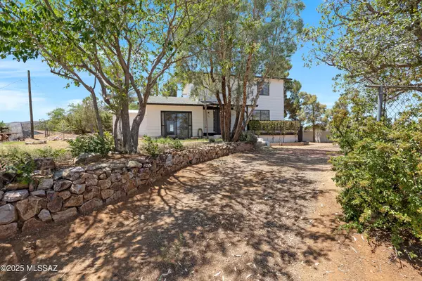 Oracle, AZ 85623,745 N Las Flores Drive