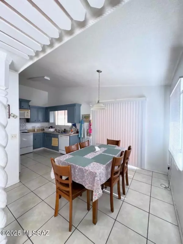 Tucson, AZ 85746,1599 W Maplewood Drive