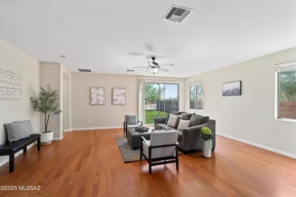 7183 S Valley Stream Drive, Tucson, AZ 85757