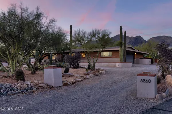 Tucson, AZ 85718,6860 N Moonglow Drive