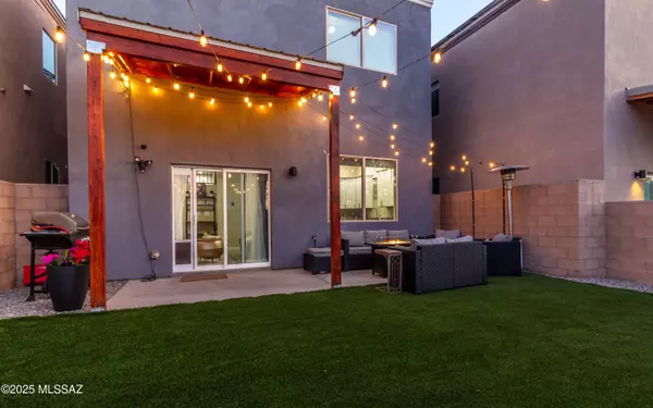 Tucson, AZ 85705,149 E Stone Court