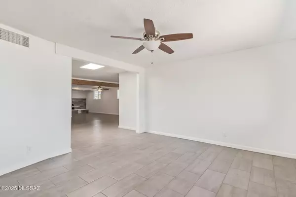 Tucson, AZ 85711,5732 E 23rd Street
