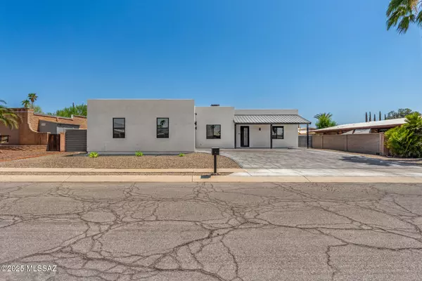 Tucson, AZ 85710,9042 E Maple Leaf Drive