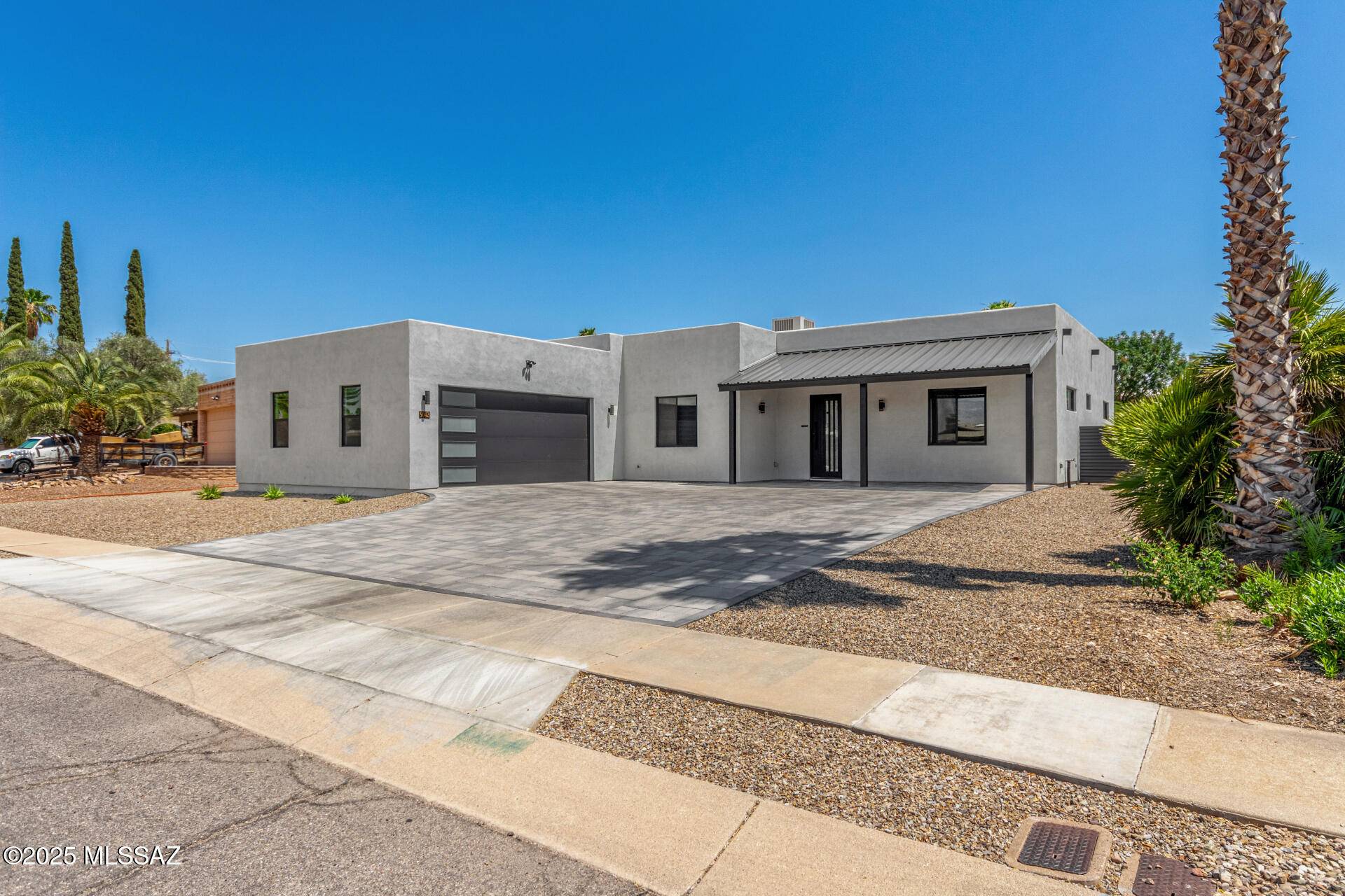 Tucson, AZ 85710,9042 E Maple Leaf Drive