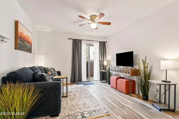 Tucson, AZ 85719,1810 E Blacklidge Drive #407