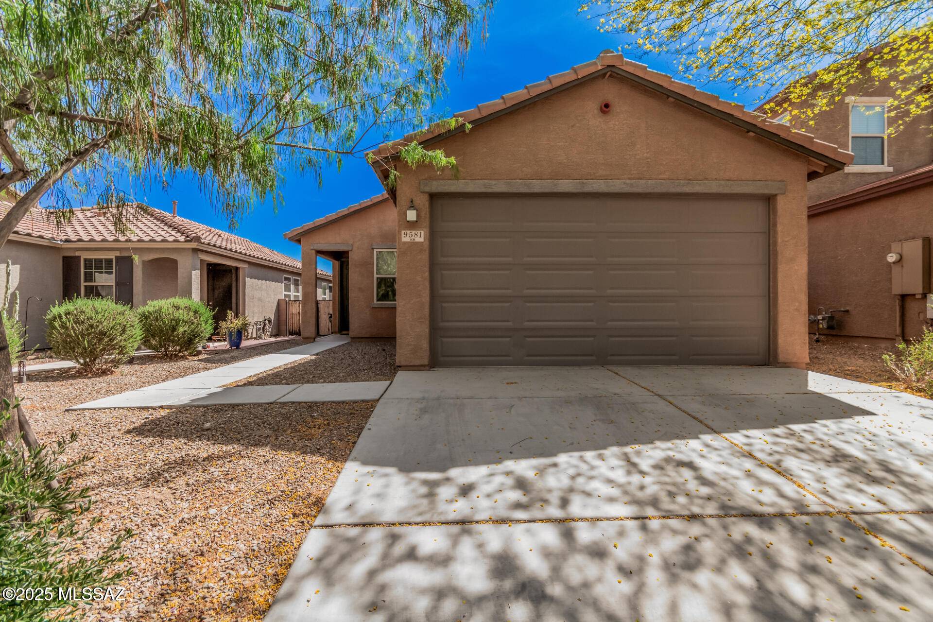 9581 S Miller Flats Drive, Tucson, AZ 85747