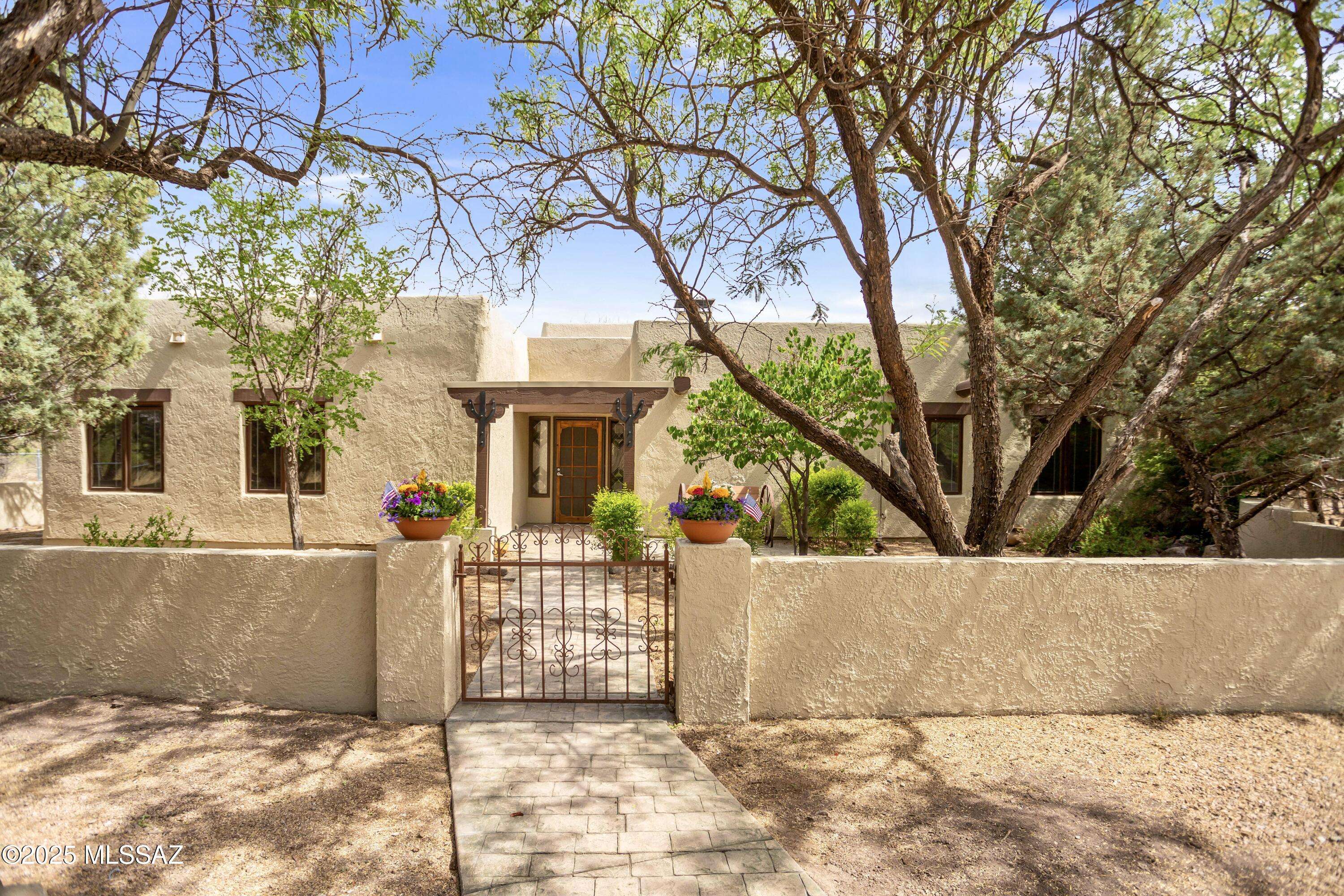 1366 E Cottonwood Lane, Huachuca City, AZ 85616
