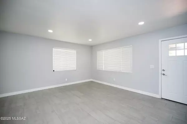Tucson, AZ 85712,5337 E Bellevue Street