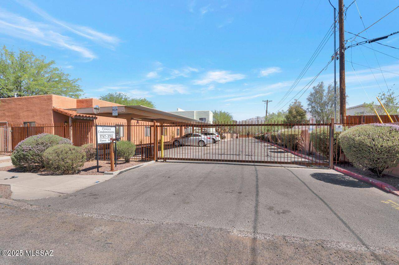 Tucson, AZ 85716,3767 E Flower Street