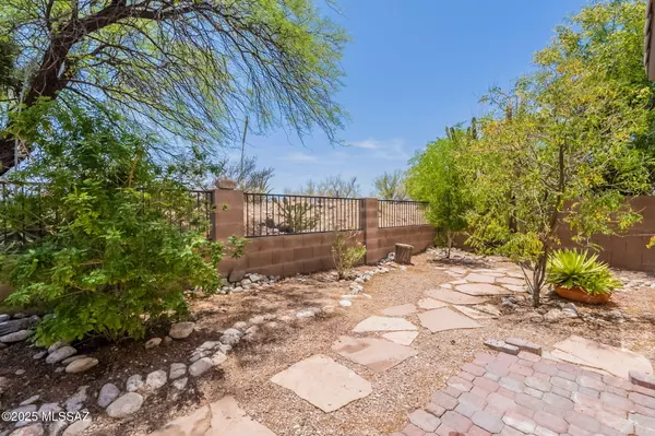 Tucson, AZ 85704,366 E Camino Lomas