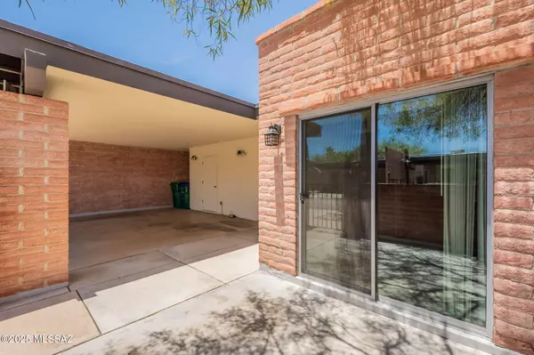 Tucson, AZ 85718,5521 N Arroyo Grande Drive