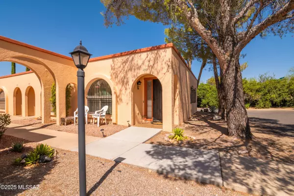 100 W Calle del Ano, Green Valley, AZ 85614