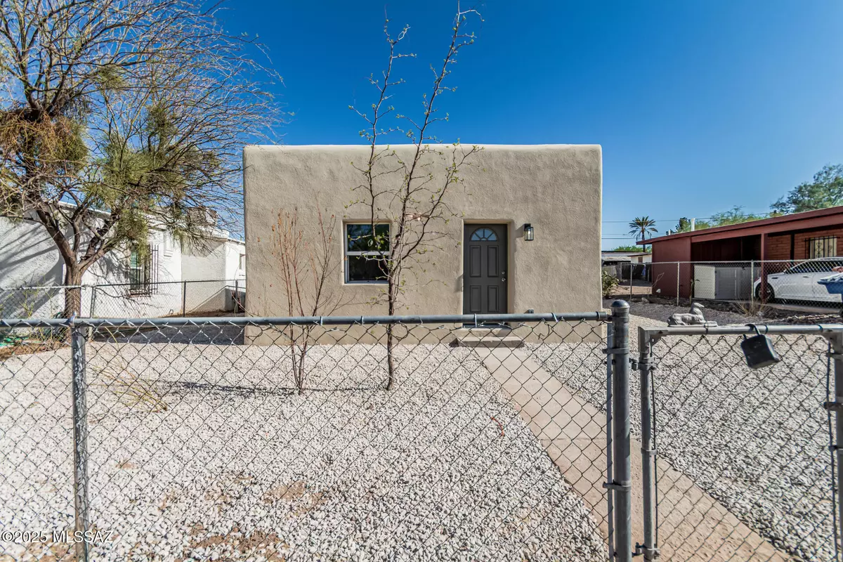 Tucson, AZ 85745,1009 W Delaware Street