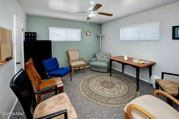 Tucson, AZ 85711,911 S Craycroft Road