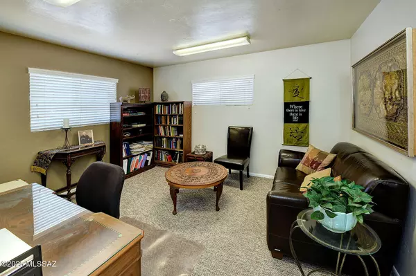 Tucson, AZ 85711,911 S Craycroft Road