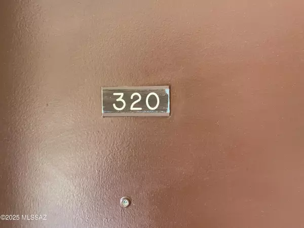 Tucson, AZ 85719,1810 E Blacklidge Drive #APT 320