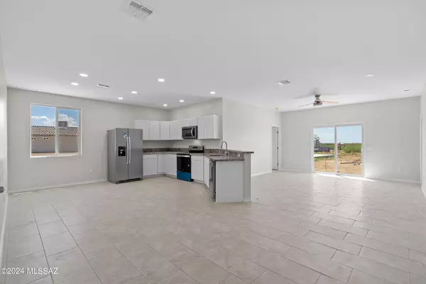 Corona De Tucson, AZ 85641,245 S Atlanta Place