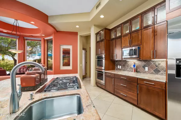 Oro Valley, AZ 85755,545 E Thunderstorm Place