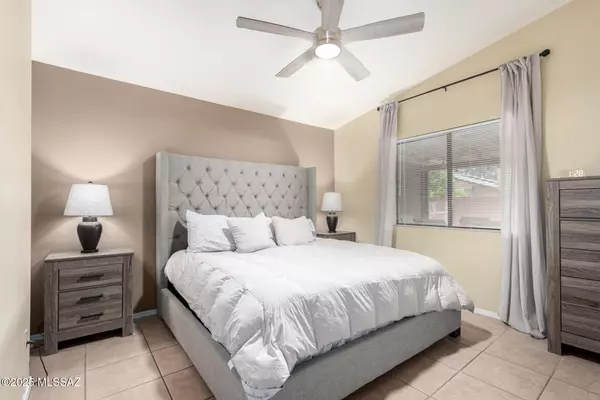 Tucson, AZ 85746,1643 W Houchin Way