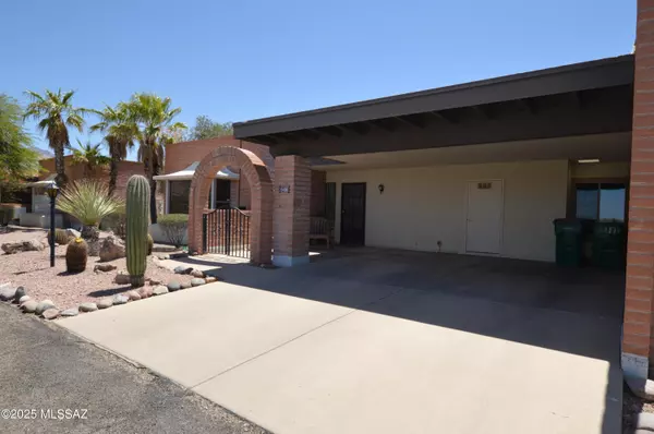 5490 N Arroyo Grande Drive, Tucson, AZ 85718