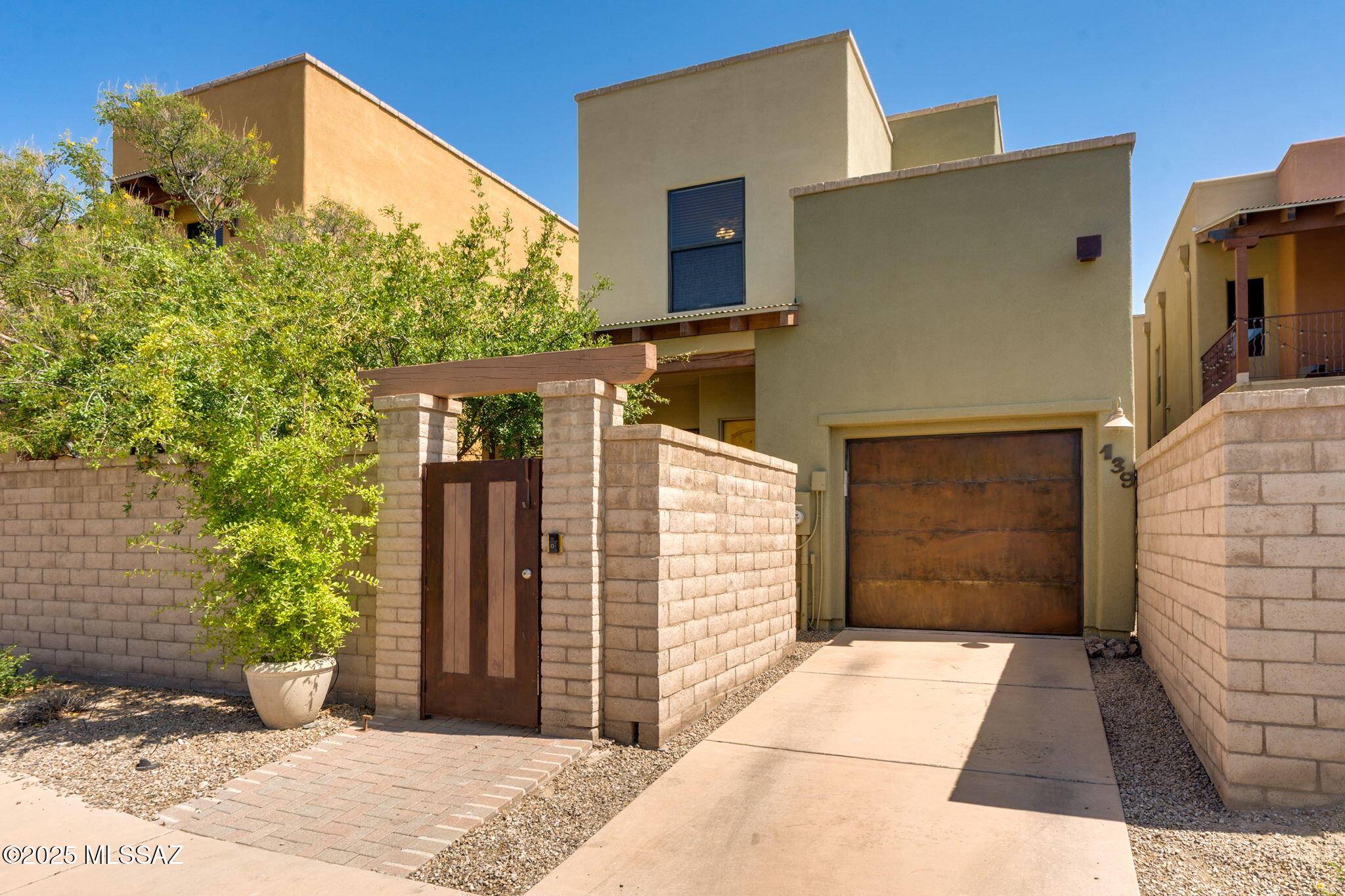 139 E Castlefield Circle, Tucson, AZ 85704