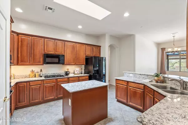 Oro Valley, AZ 85755,12269 N Washbed Drive