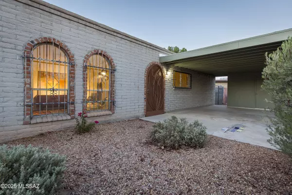 Tucson, AZ 85712,4557 E San Francisco Boulevard