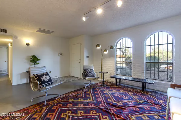 Tucson, AZ 85712,4557 E San Francisco Boulevard