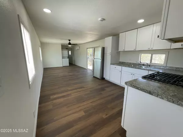 693 E Lake Drive, Benson, AZ 85602