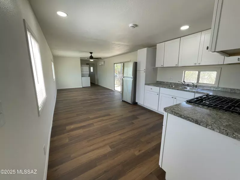 693 E Lake Drive, Benson, AZ 85602