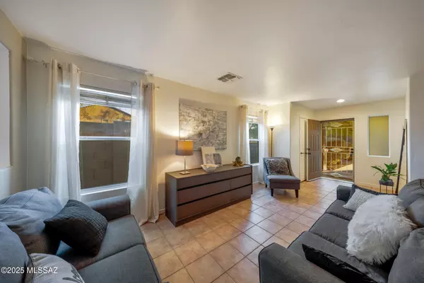 Tucson, AZ 85741,5898 N Dartwhite Drive