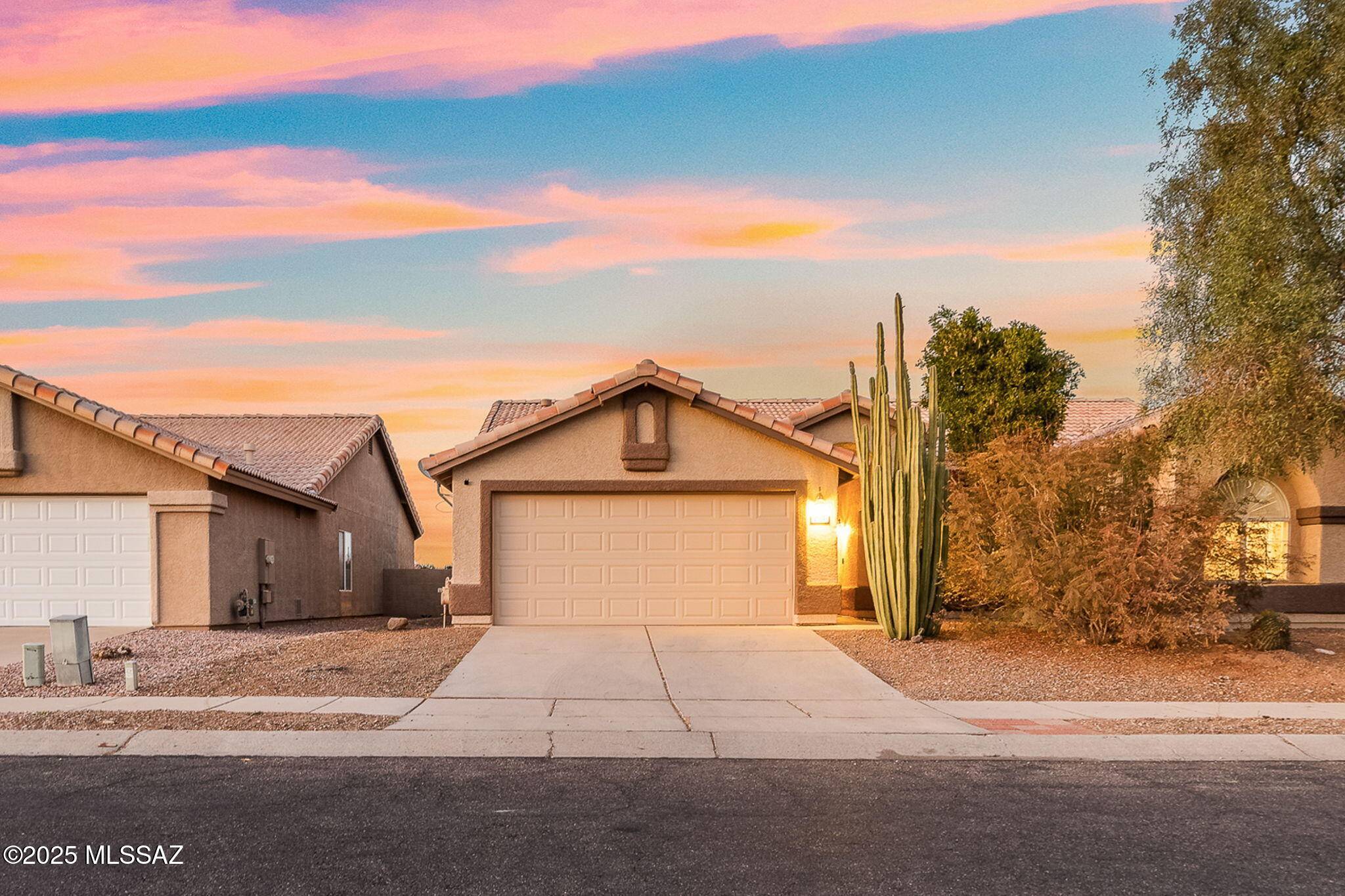 7620 W Running Bear Drive, Tucson, AZ 85743