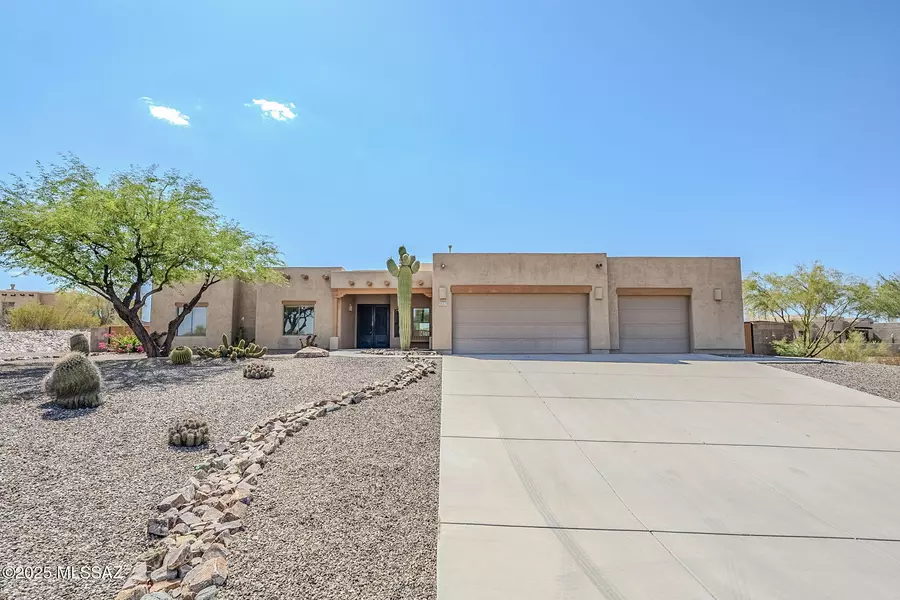 5521 N Desert Saguaro Court, Tucson, AZ 85745