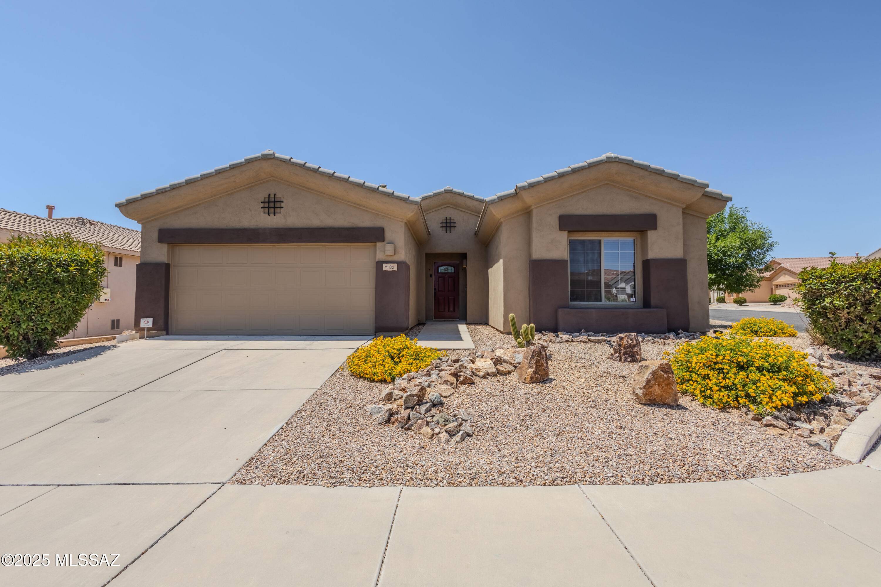 82 E Calle De La Semilla, Green Valley, AZ 85614