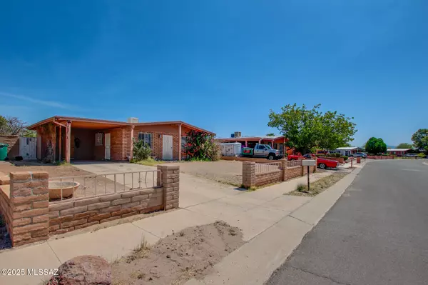 3042 W Christopher Drive,  Tucson,  AZ 85746