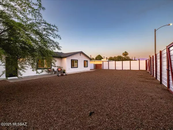 Tucson, AZ 85710,6809 E Calle Ileo