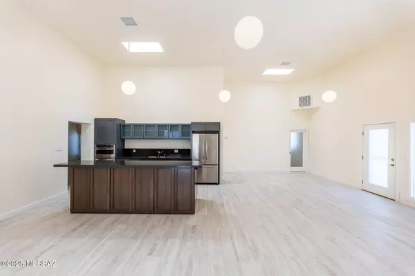 Benson, AZ 85602,104 N Center Way