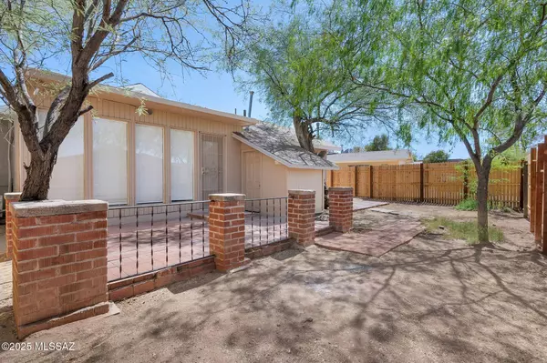 Tucson, AZ 85719,4110 N 1st (not on main road!) Avenue