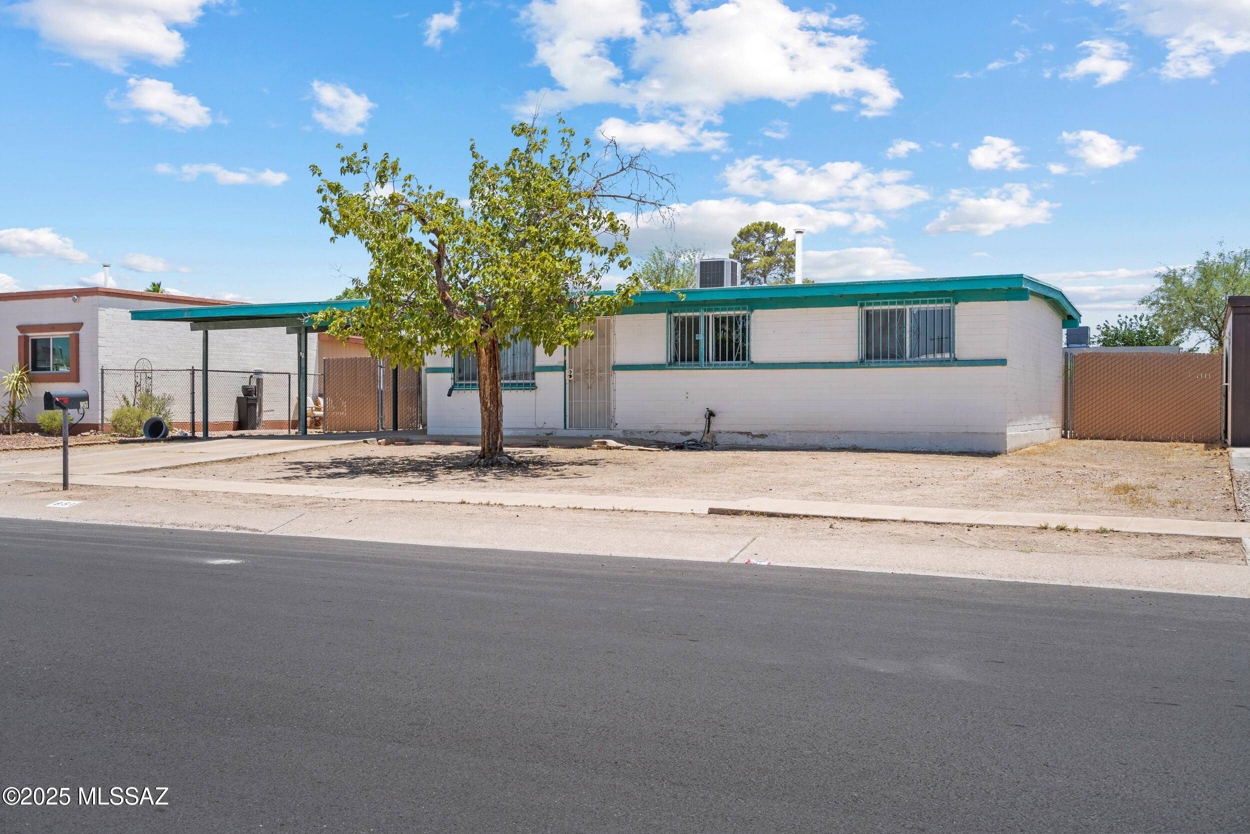 851 W Acadia Drive, Tucson, AZ 85756