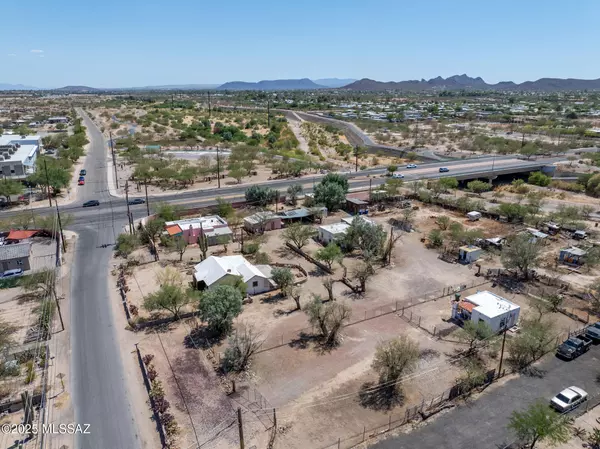 1828 S Santa Cruz Lane, Tucson, AZ 85713
