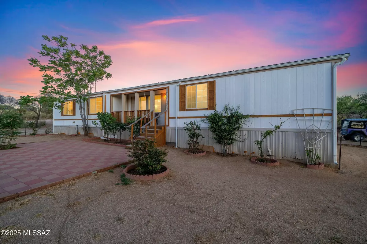 Oracle, AZ 85623,1074 N White Oak Place