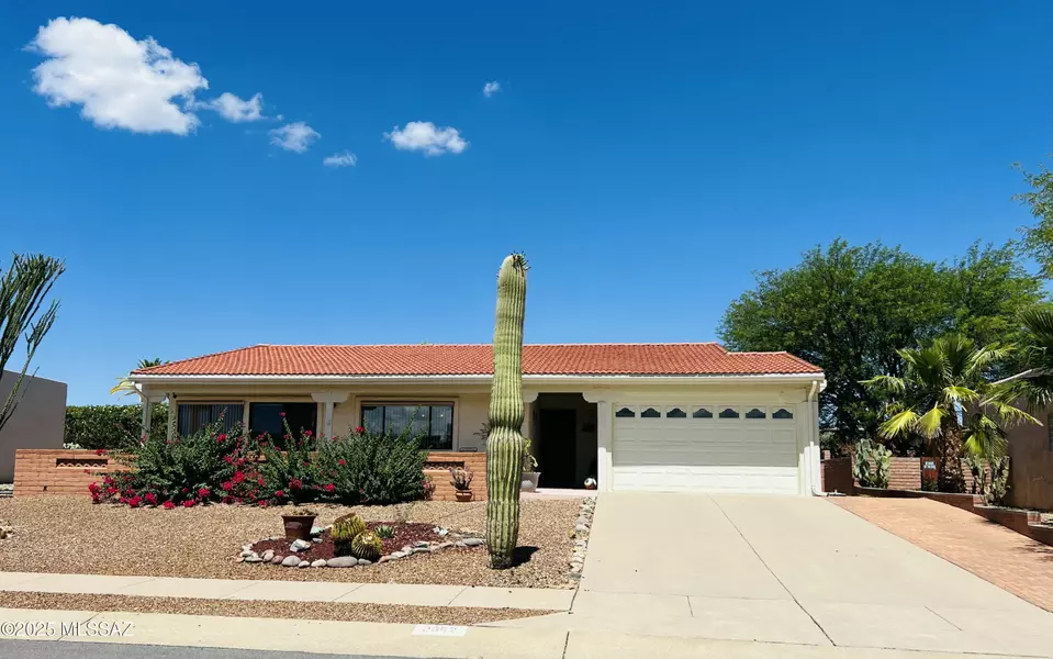 2052 S Santa Carla Dr, Green Valley, AZ 85614