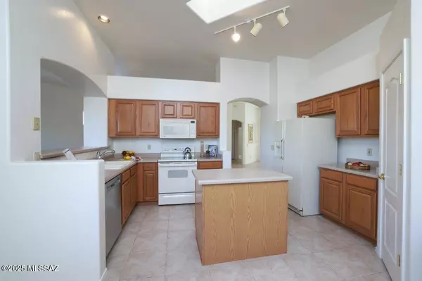 Tucson, AZ 85749,5198 N Canyon Rise Place