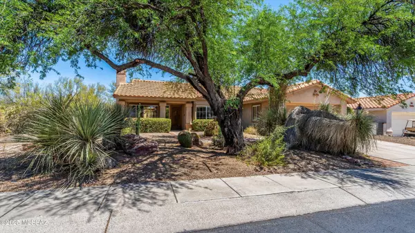 2315 E Chrysanthemum Street, Oro Valley, AZ 85755