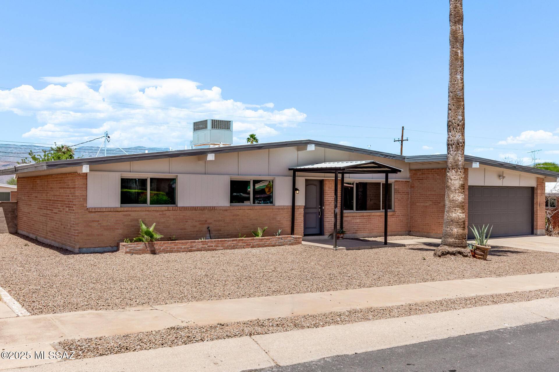 Tucson, AZ 85710,8431 E Shiloh Street