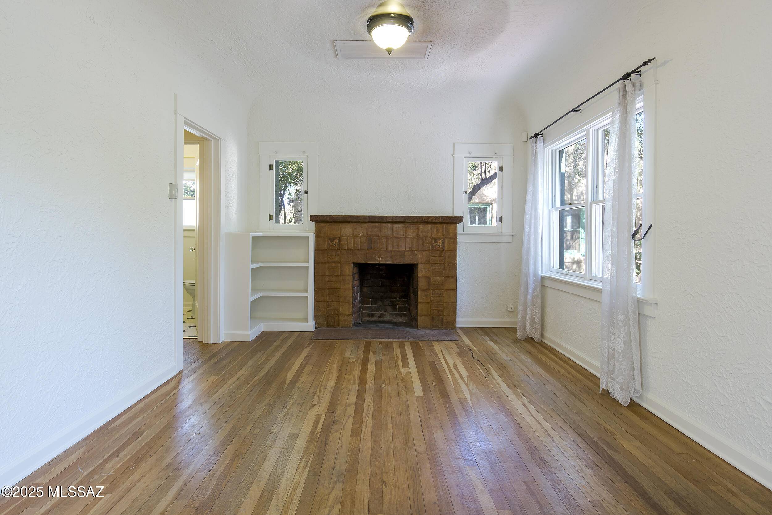 Tucson, AZ 85719,2216 E Helen StreetN