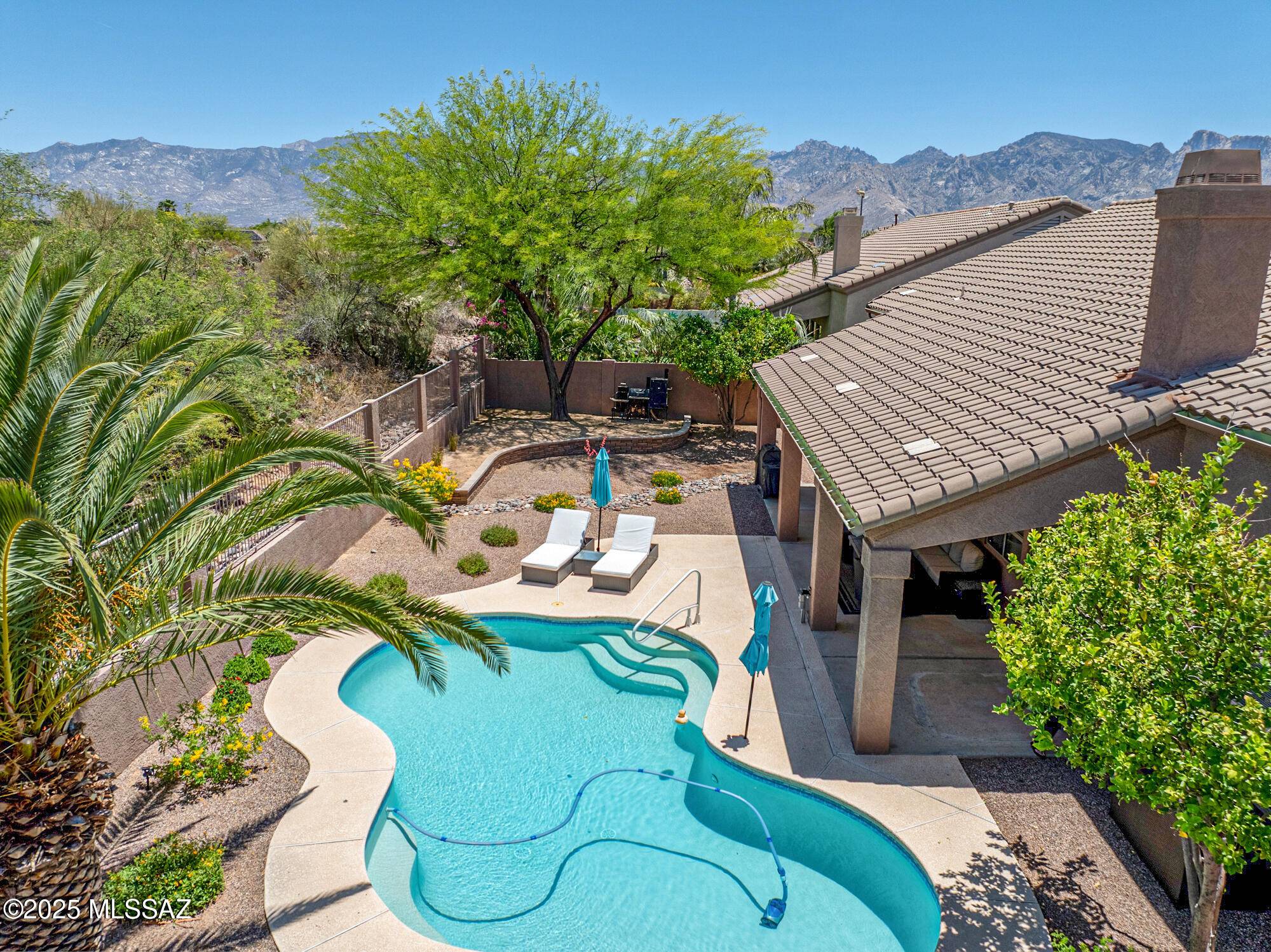 218 W Milbrae Springs Drive, Oro Valley, AZ 85755